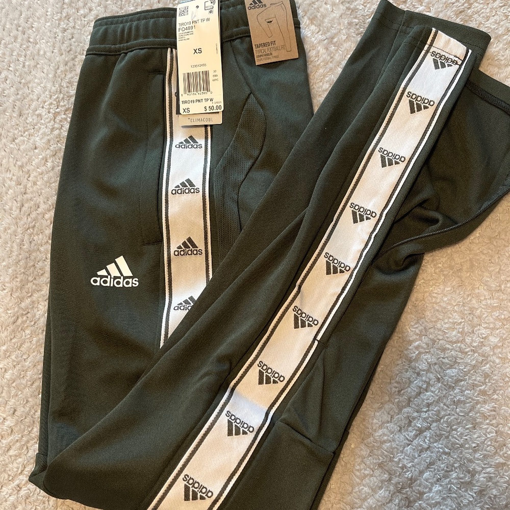 Adidas Army green jogger